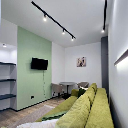 Apartment In The City Center Near The Park Lviv Ngoại thất bức ảnh